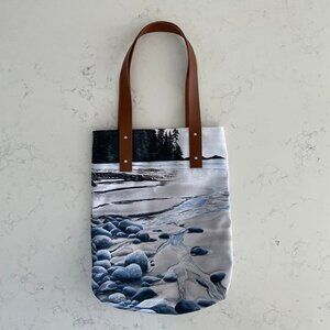 Ocean Shore Landscape Lined Textile Tote Bag w Magnetic Closure Blue Sz OS NWOT